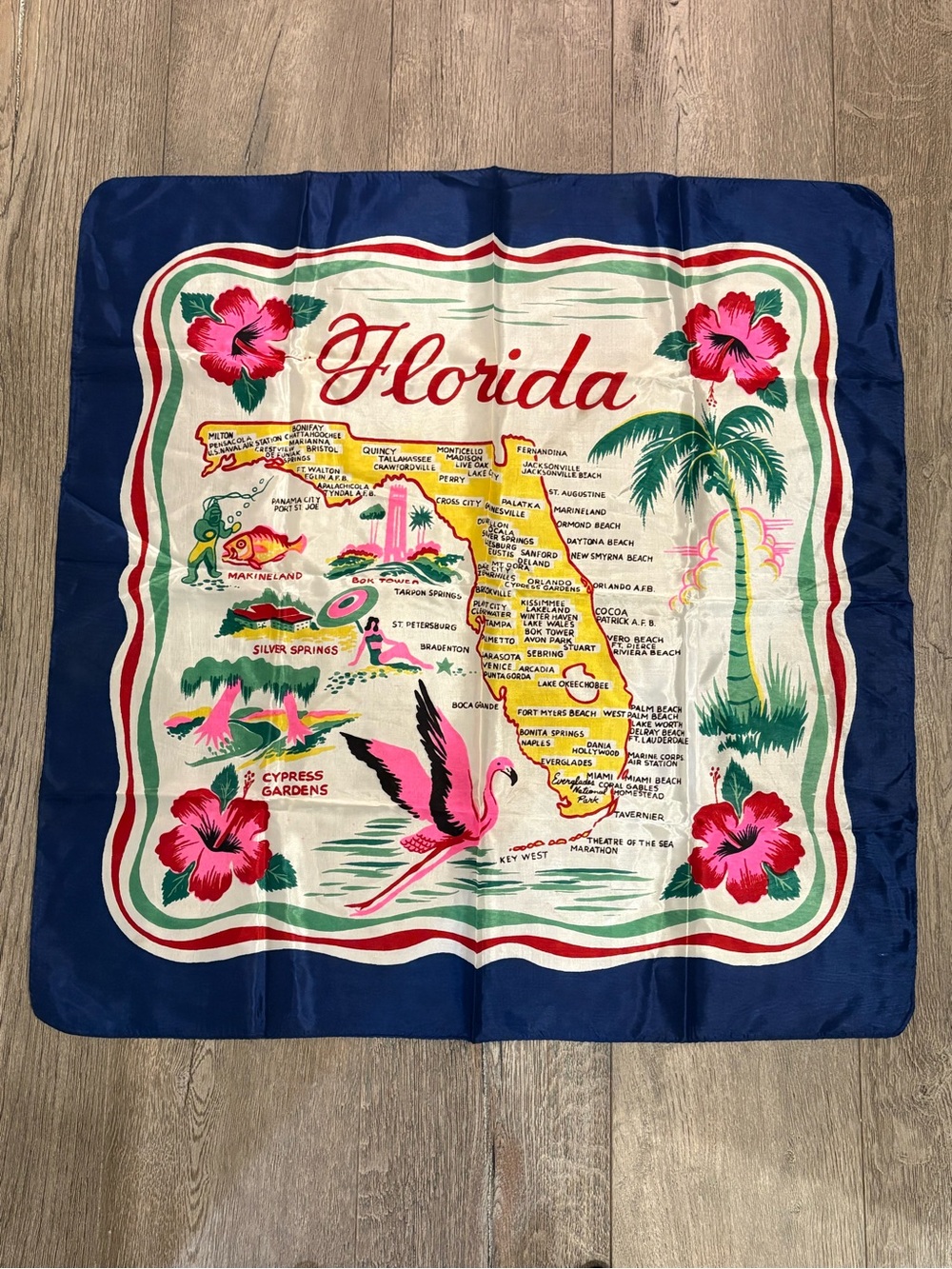 EUC Women’s Large VINTAGE Silk FLORIDA Souvenir Scarf